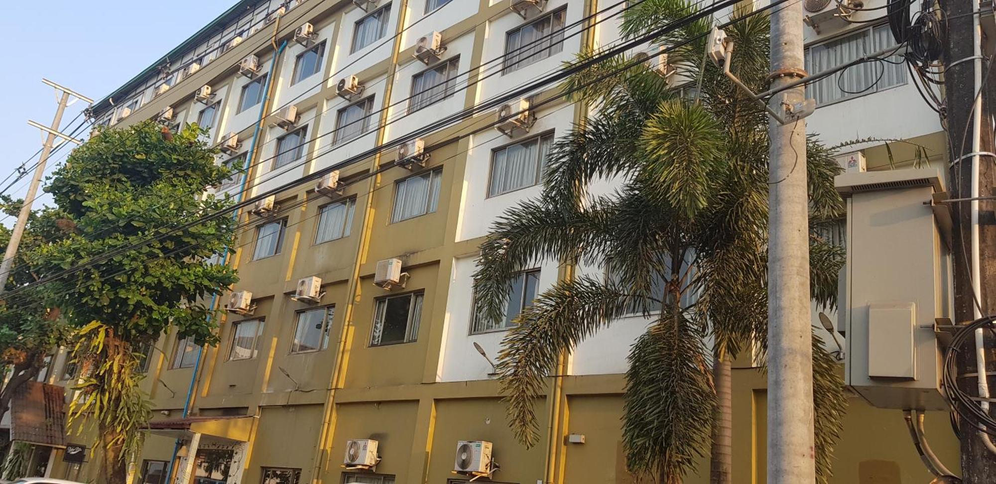 Hotel 63 Yangon Exteriör bild