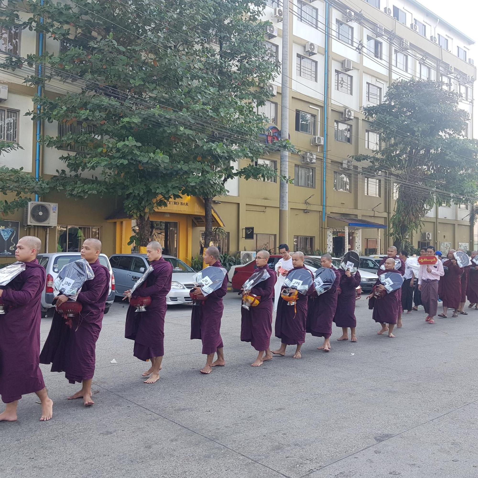 Hotel 63 Yangon Exteriör bild