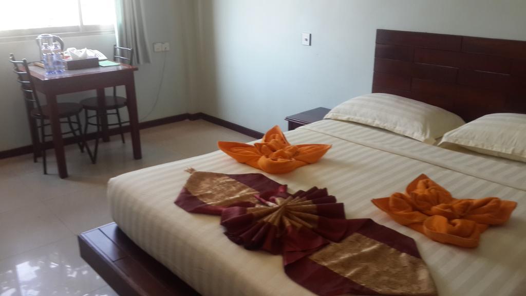 Hotel 63 Yangon Exteriör bild