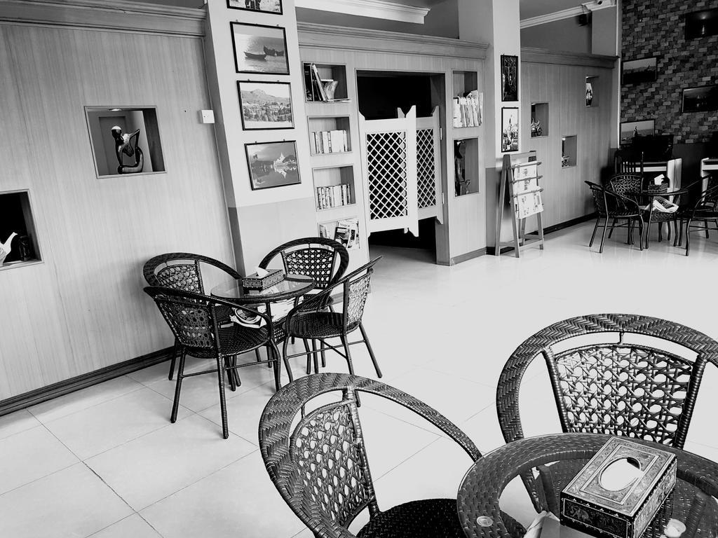 Hotel 63 Yangon Exteriör bild