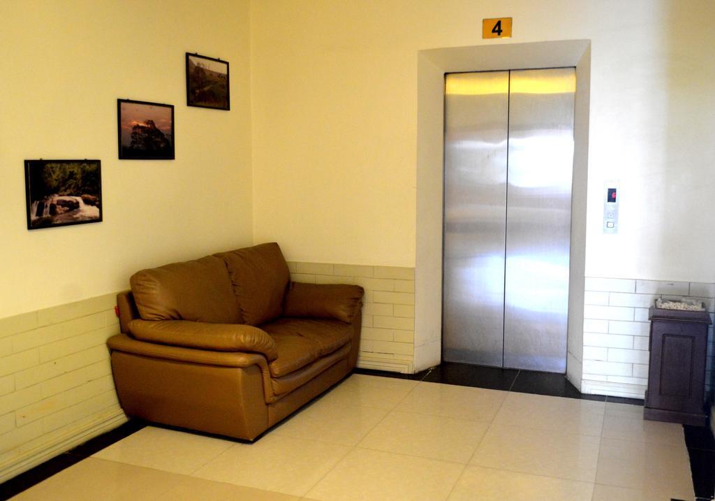 Hotel 63 Yangon Exteriör bild