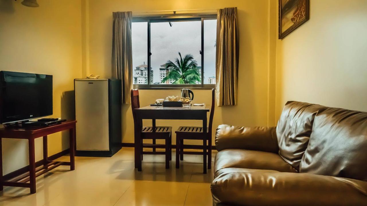 Hotel 63 Yangon Exteriör bild