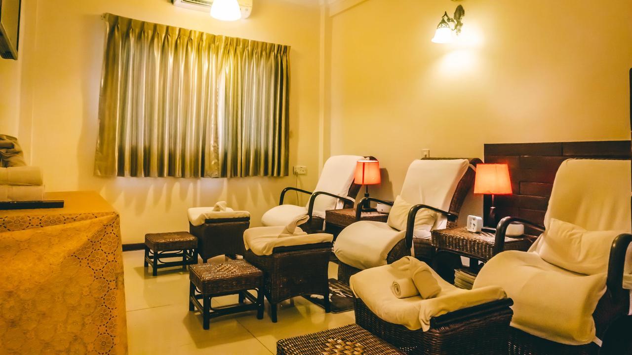 Hotel 63 Yangon Exteriör bild