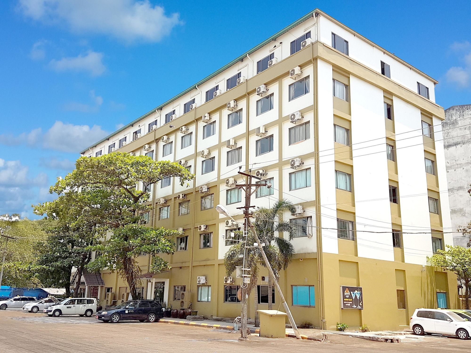 Hotel 63 Yangon Exteriör bild